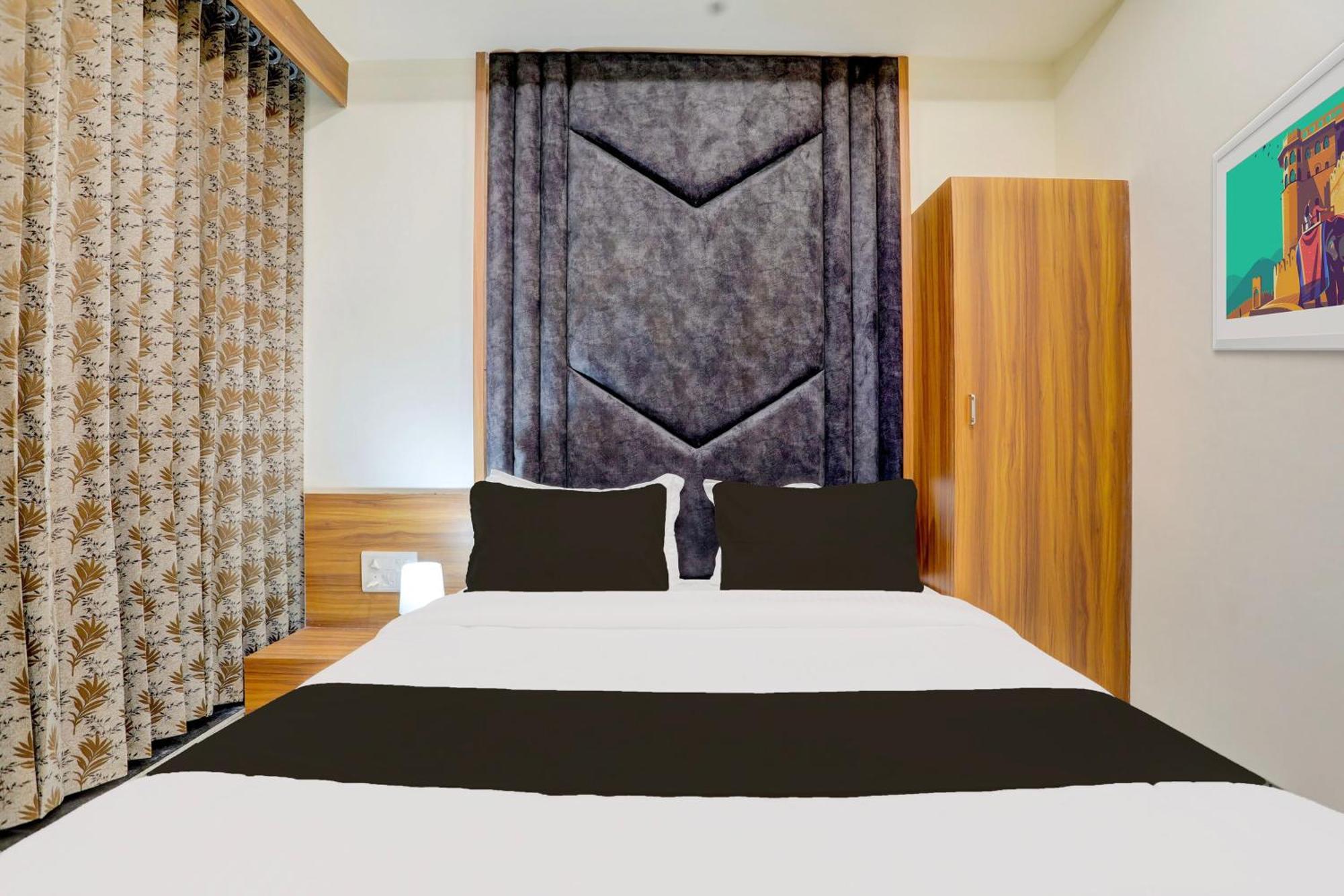 Hotel O Sun Light อาเมดาบัด ภายนอก รูปภาพ