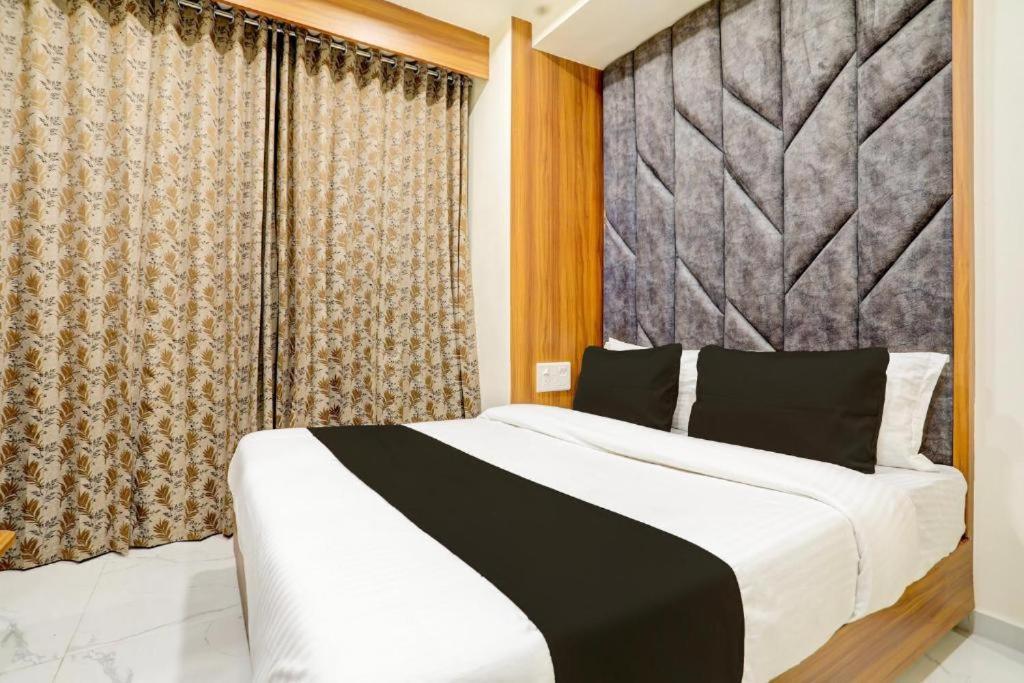 Hotel O Sun Light อาเมดาบัด ภายนอก รูปภาพ