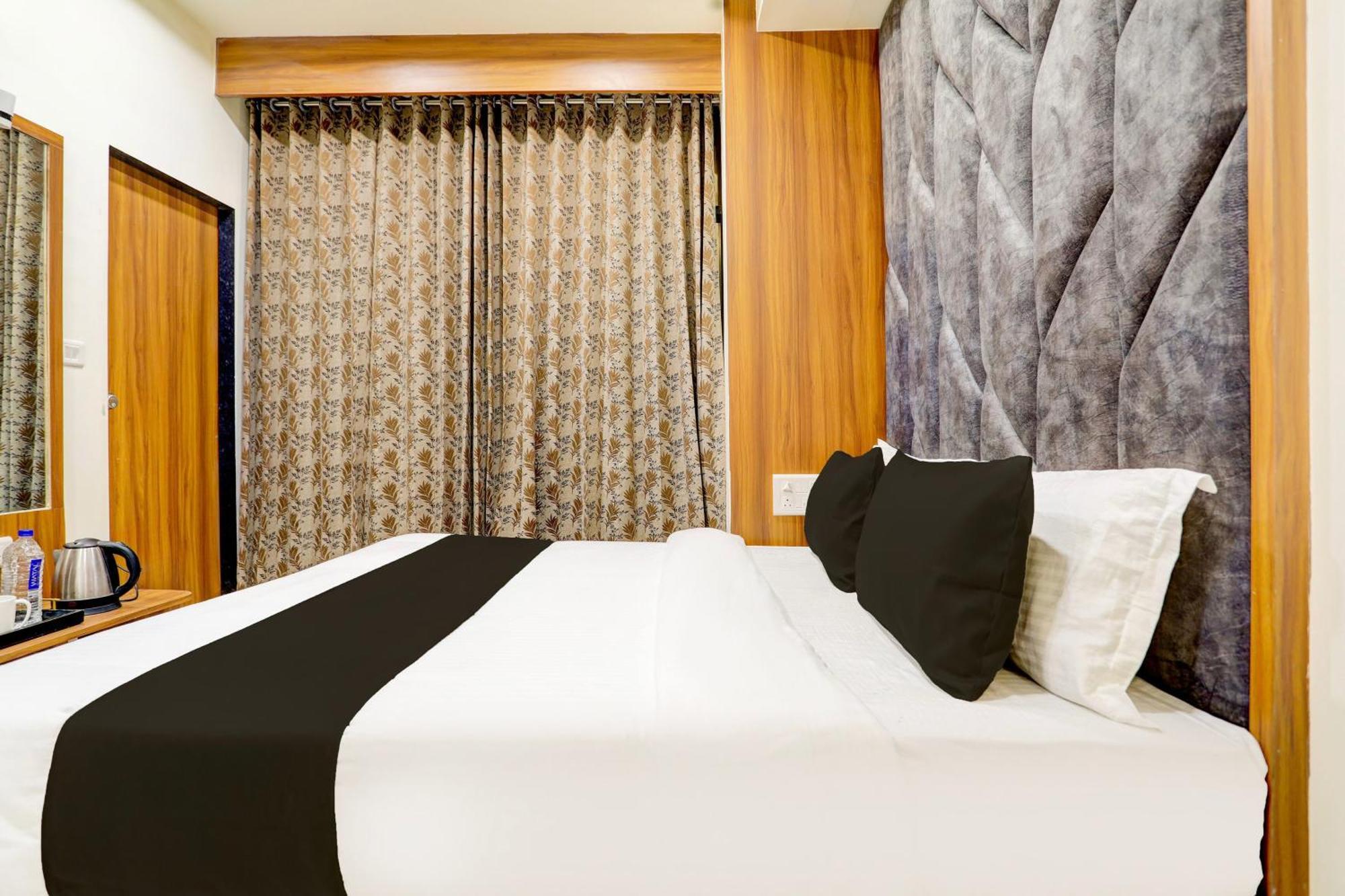 Hotel O Sun Light อาเมดาบัด ภายนอก รูปภาพ