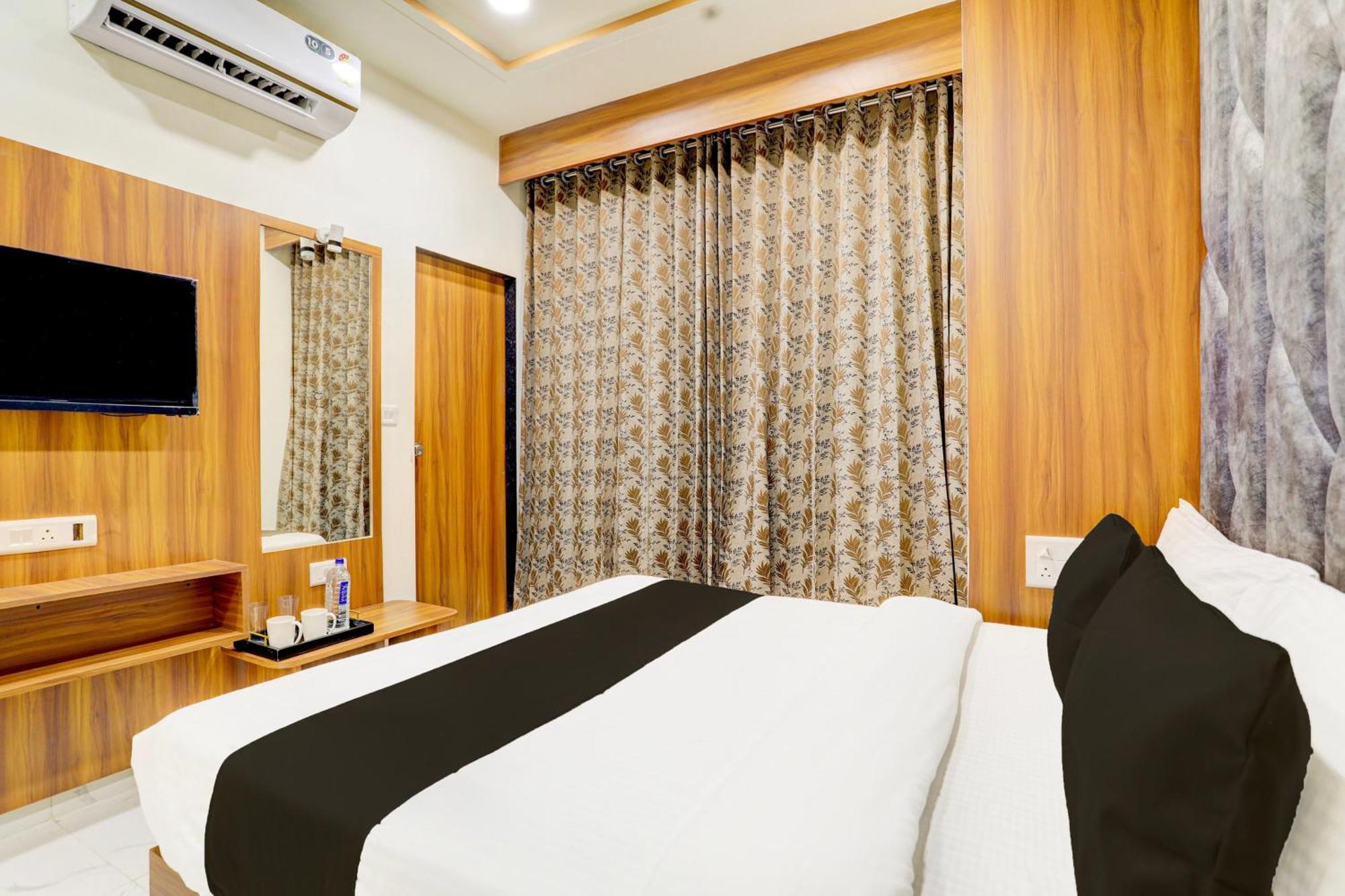 Hotel O Sun Light อาเมดาบัด ภายนอก รูปภาพ