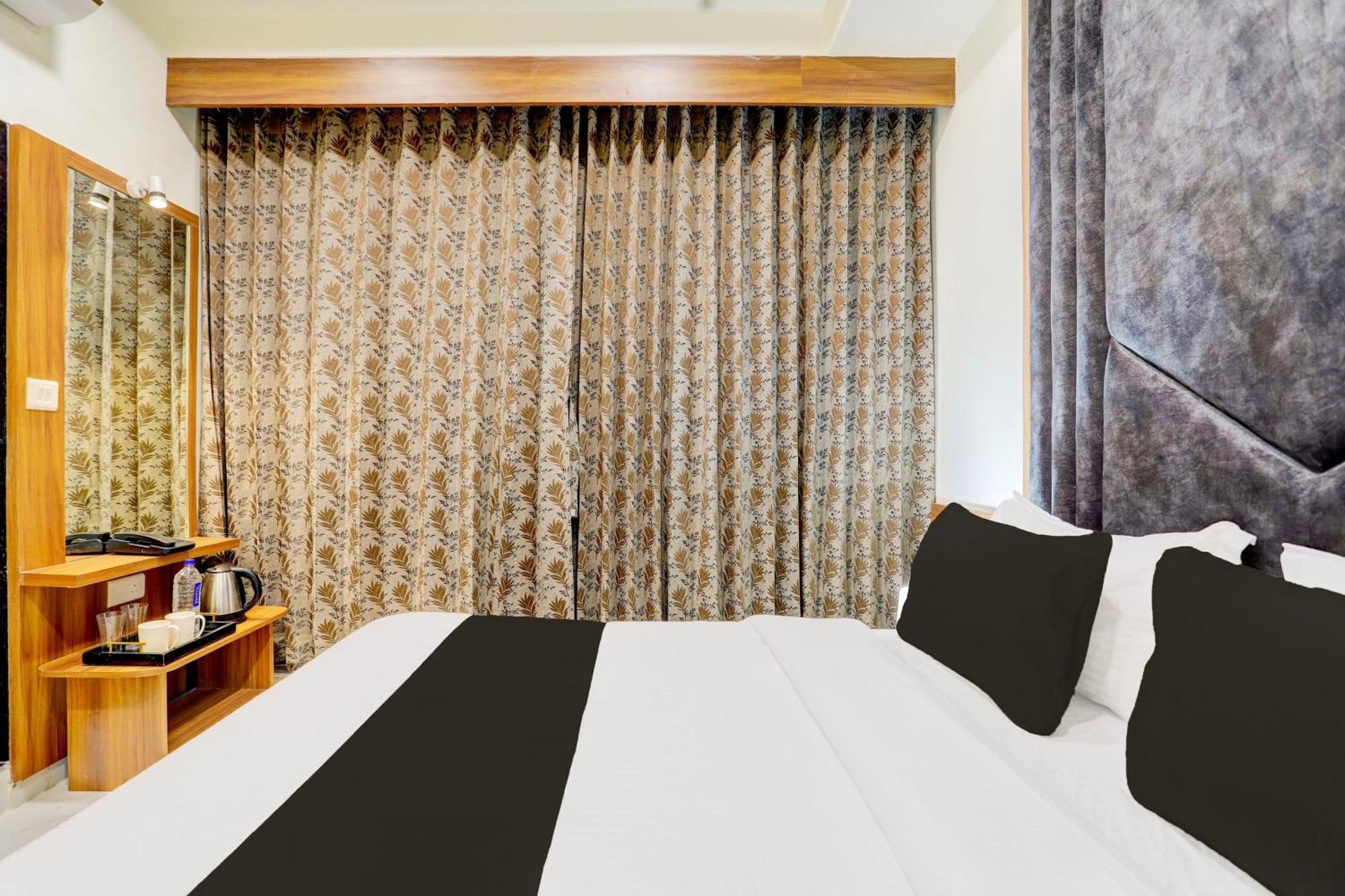 Hotel O Sun Light อาเมดาบัด ภายนอก รูปภาพ