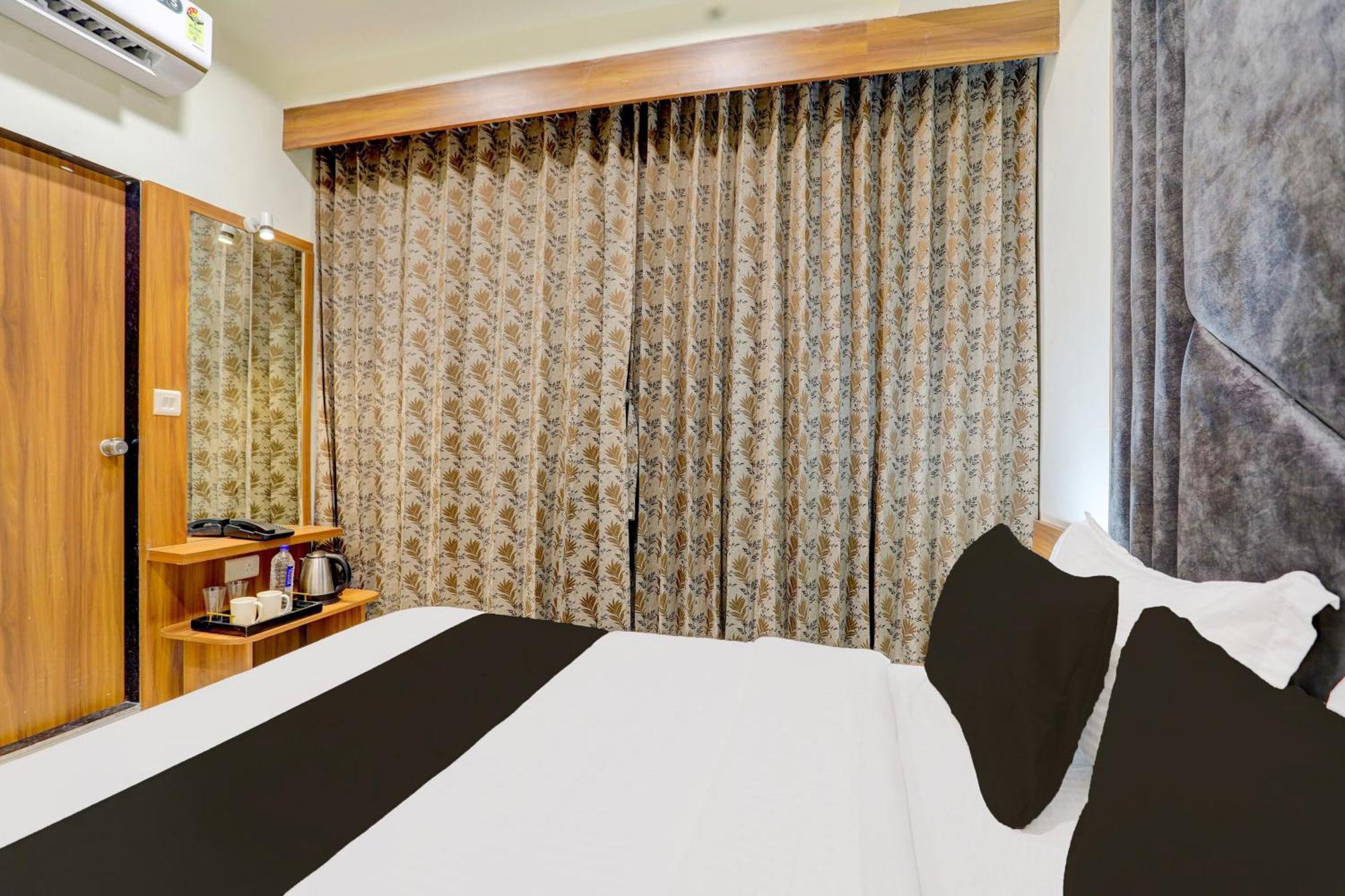 Hotel O Sun Light อาเมดาบัด ภายนอก รูปภาพ